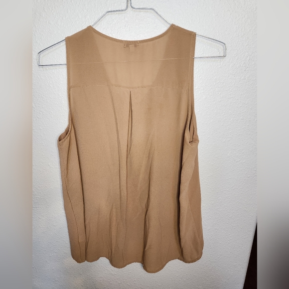 B_Envied Hi-low Sleeveless Blouse - Picture 4 of 5